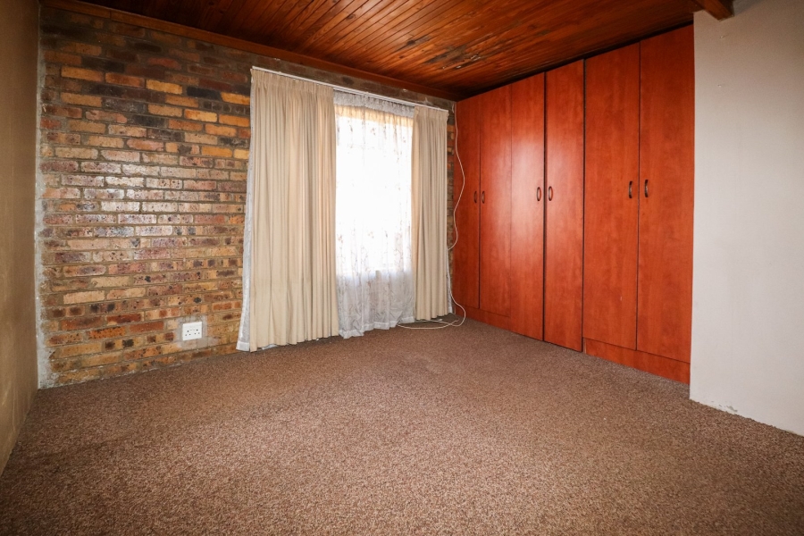 4 Bedroom Property for Sale in Flimieda North West